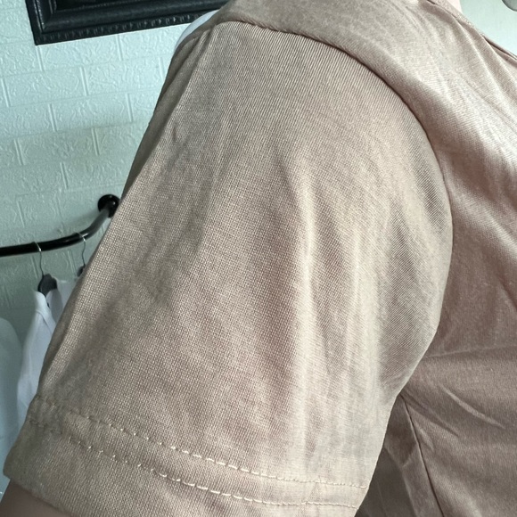 Tops - Picture 4 of 5